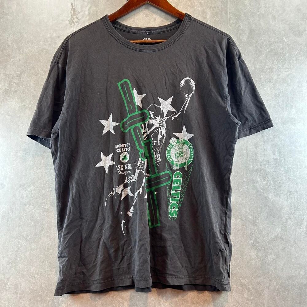 Nba Men's Grey and Black T-shirt